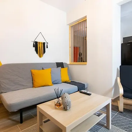 F & B Collection - For 6 Apartment *